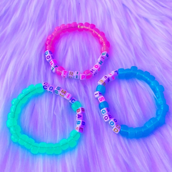 Hand Crafted Jewelry - Cotton Kandi  👽 LIFE IS GOOD